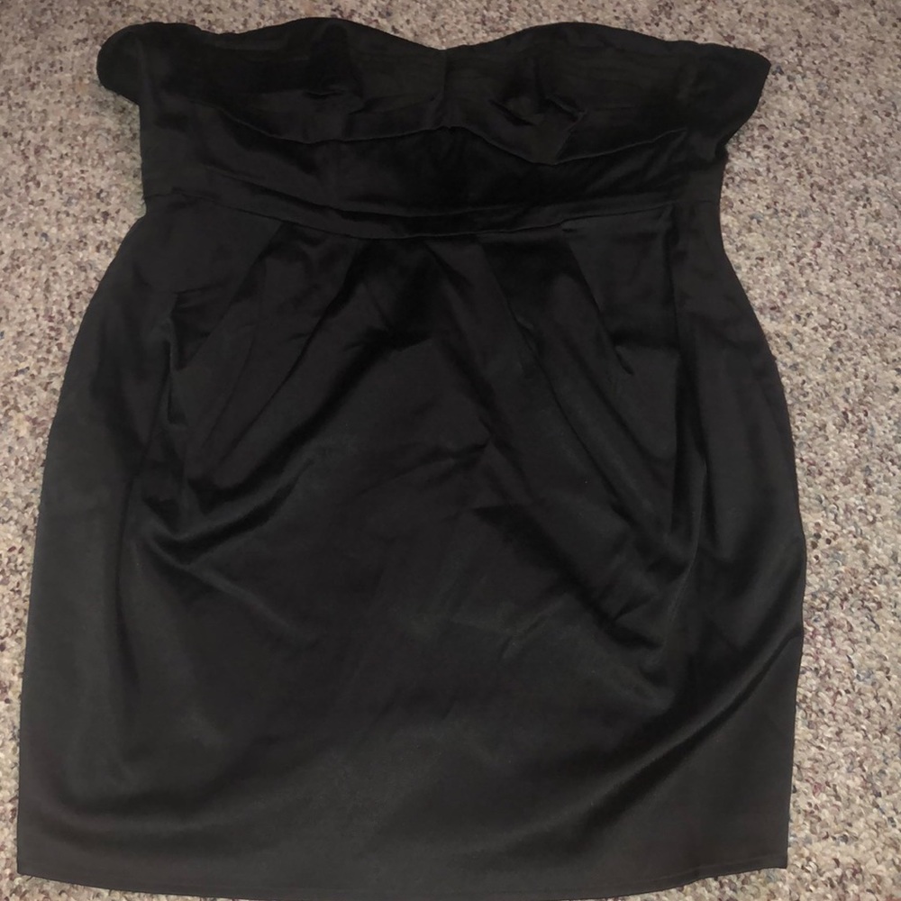 Black mini dress, strapless